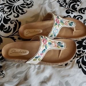 NWT skecker sandals